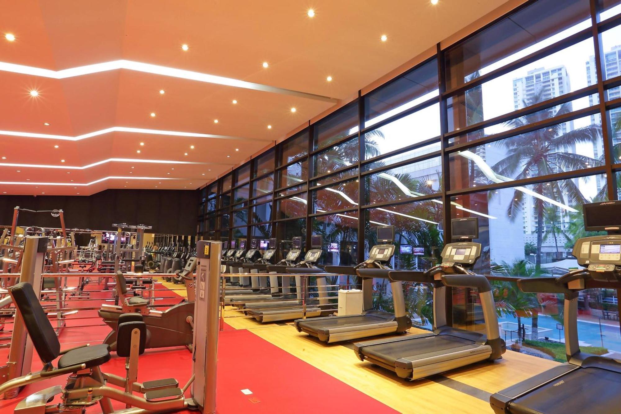Sheraton Grand Panama Εξωτερικό φωτογραφία The gym at the hotel