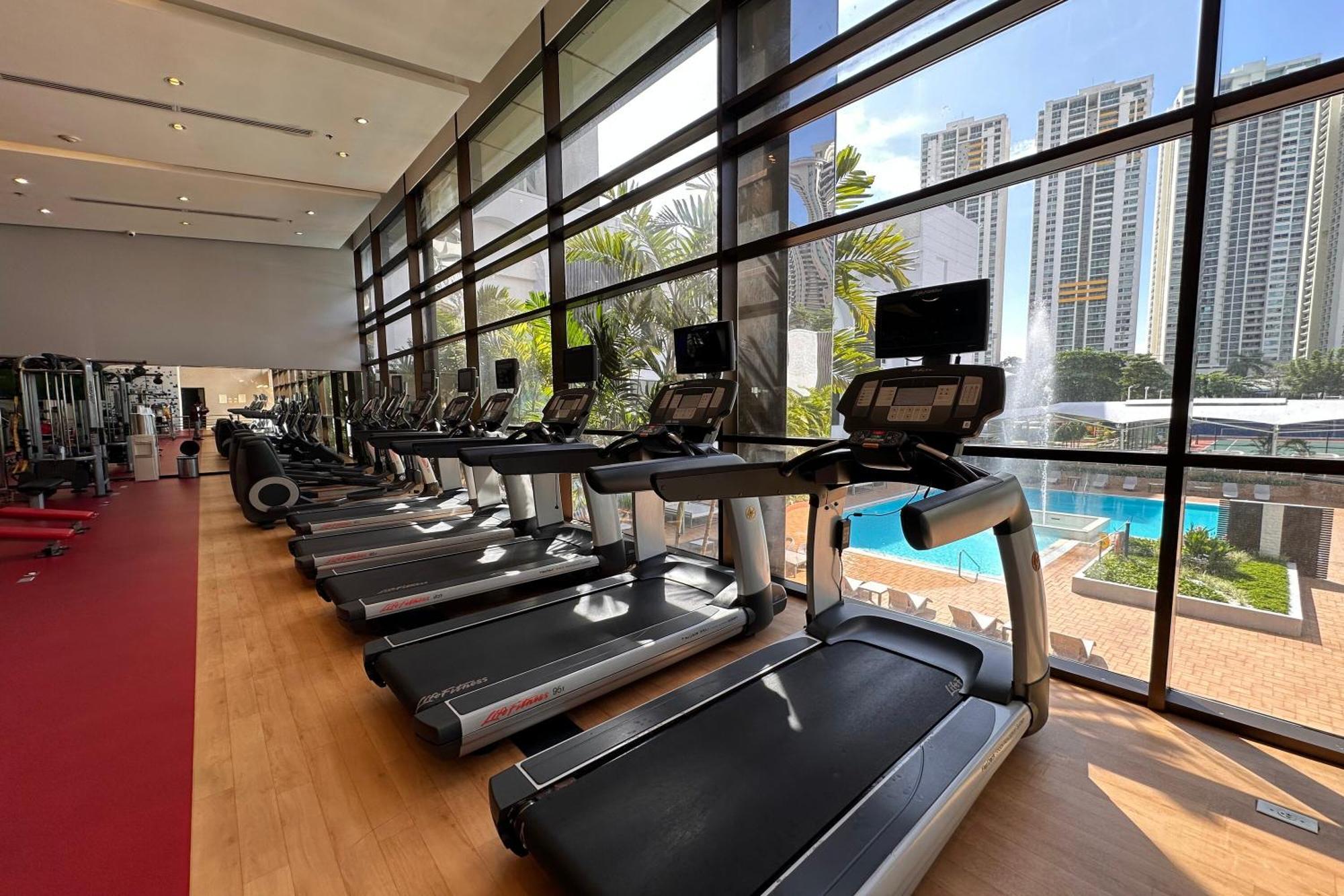 Sheraton Grand Panama Εξωτερικό φωτογραφία The gym at the clubhouse