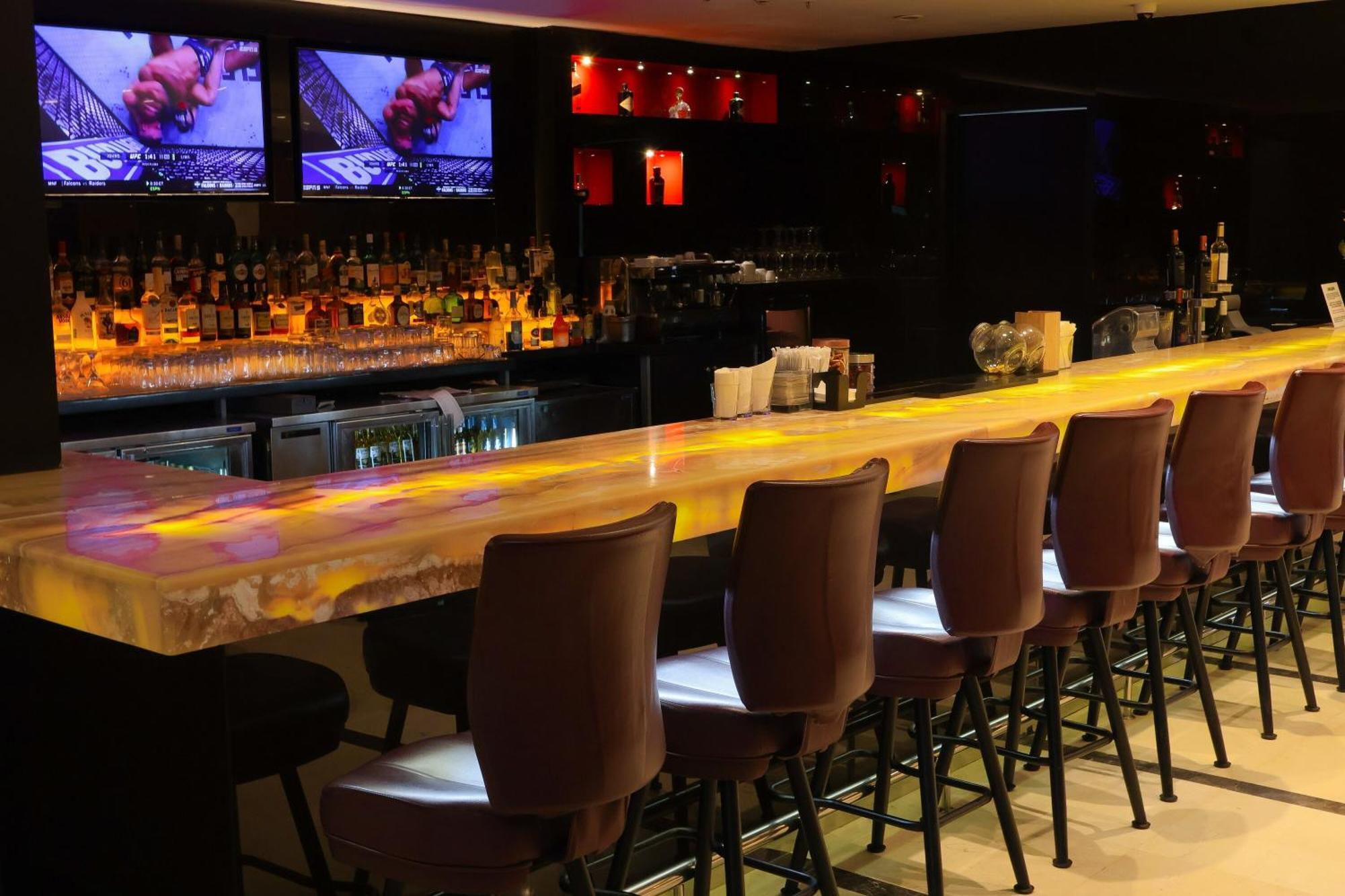 Sheraton Grand Panama Εξωτερικό φωτογραφία The bar at the Wynn